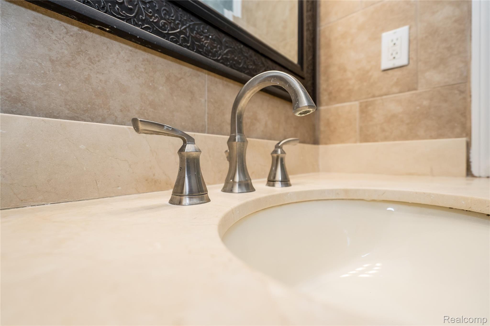 18320 21 Mile Road Macomb, MI 48044 - Photo 49 of 99 DSC03219.jpg