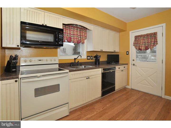 640 Schwab Road Hatfield, PA 19440 - Photo 9 of 25 Kitchen