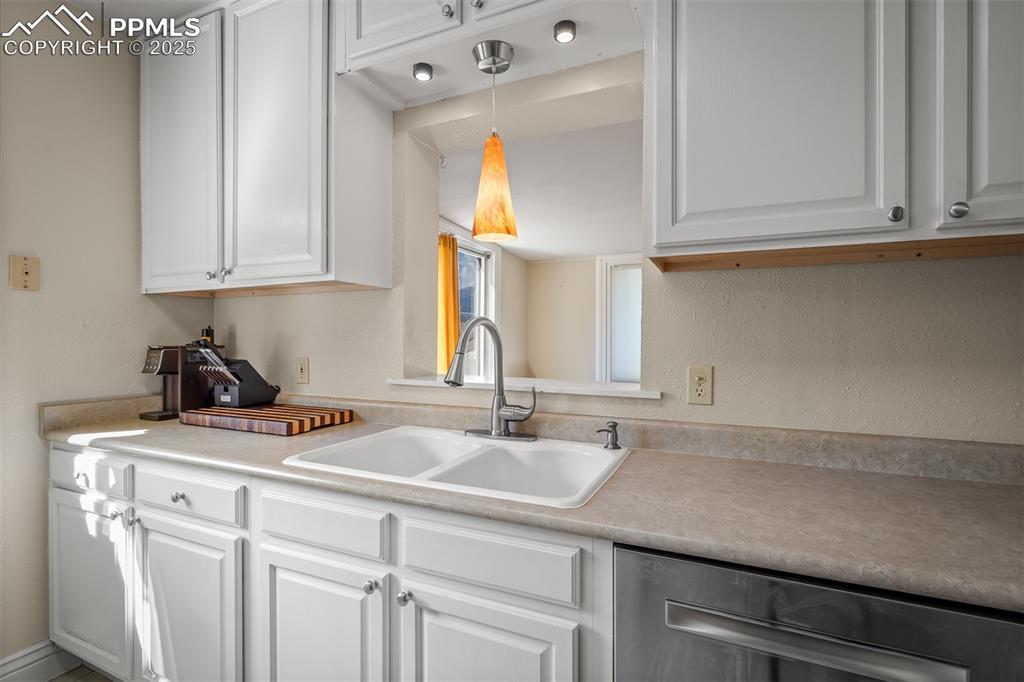 720 North Foote Avenue Colorado Springs, CO 80909 - Photo 24 of 45