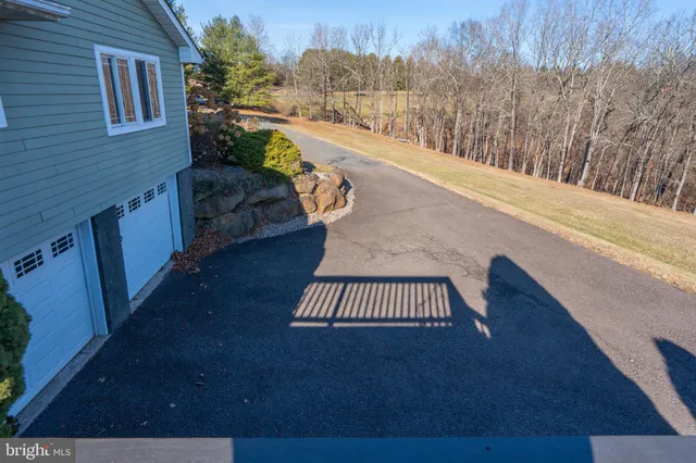 $800,000 | 77 Uhlerstown Hill Road, Erwinna, PA 18920