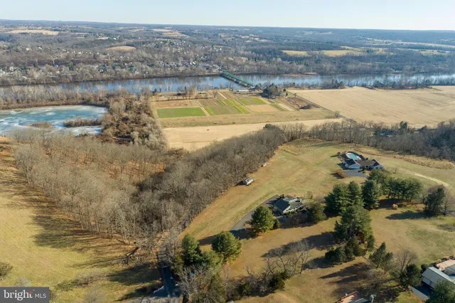 $800,000 | 77 Uhlerstown Hill Road, Erwinna, PA 18920