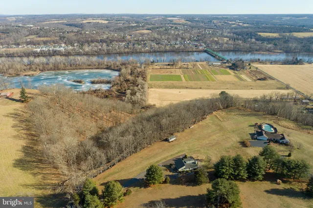 $800,000 | 77 Uhlerstown Hill Road, Erwinna, PA 18920