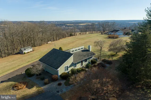 $800,000 | 77 Uhlerstown Hill Road, Erwinna, PA 18920