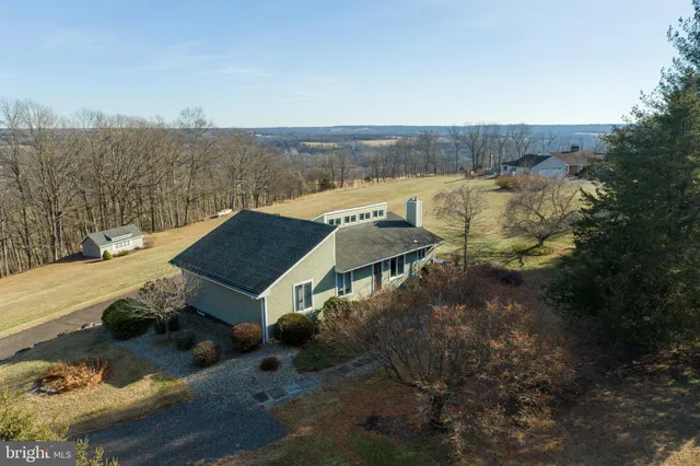 $800,000 | 77 Uhlerstown Hill Road, Erwinna, PA 18920