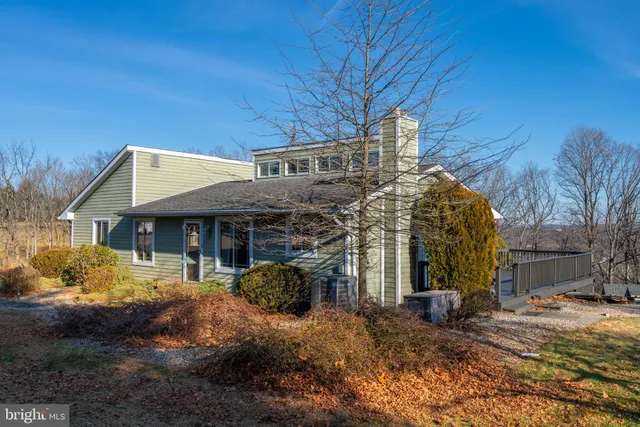 $800,000 | 77 Uhlerstown Hill Road, Erwinna, PA 18920