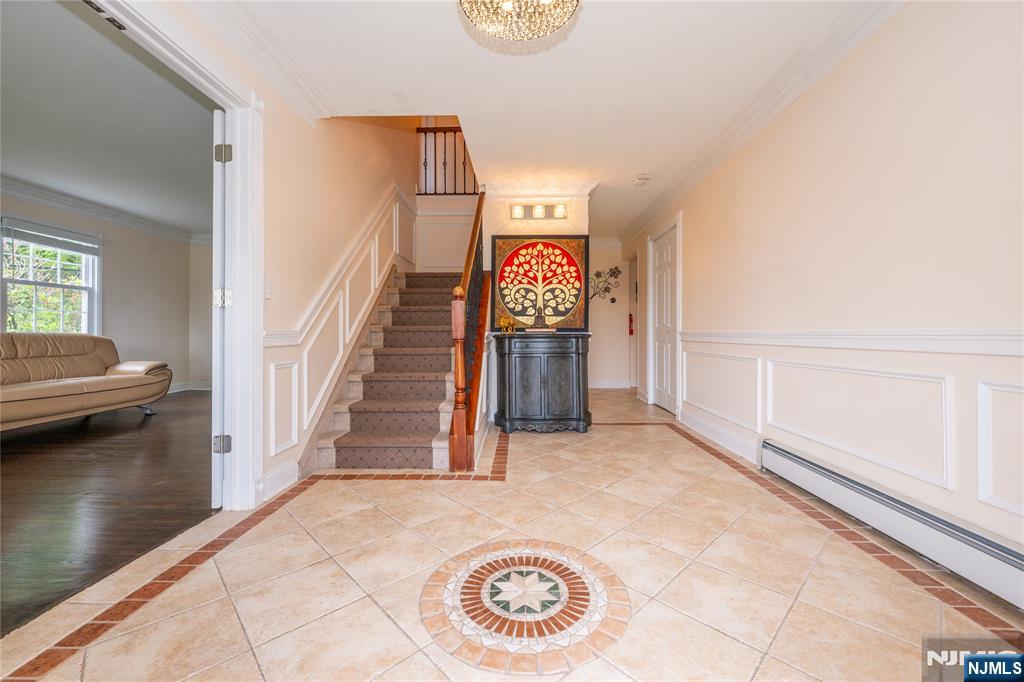 12 Rene Court Wayne, NJ 07470 - Photo 2 of 33