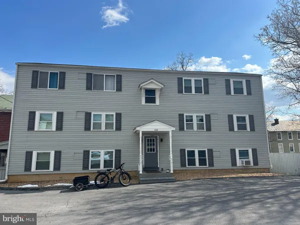 $900 | 806 South Braddock Street, Unit 10, Winchester, VA 22601
