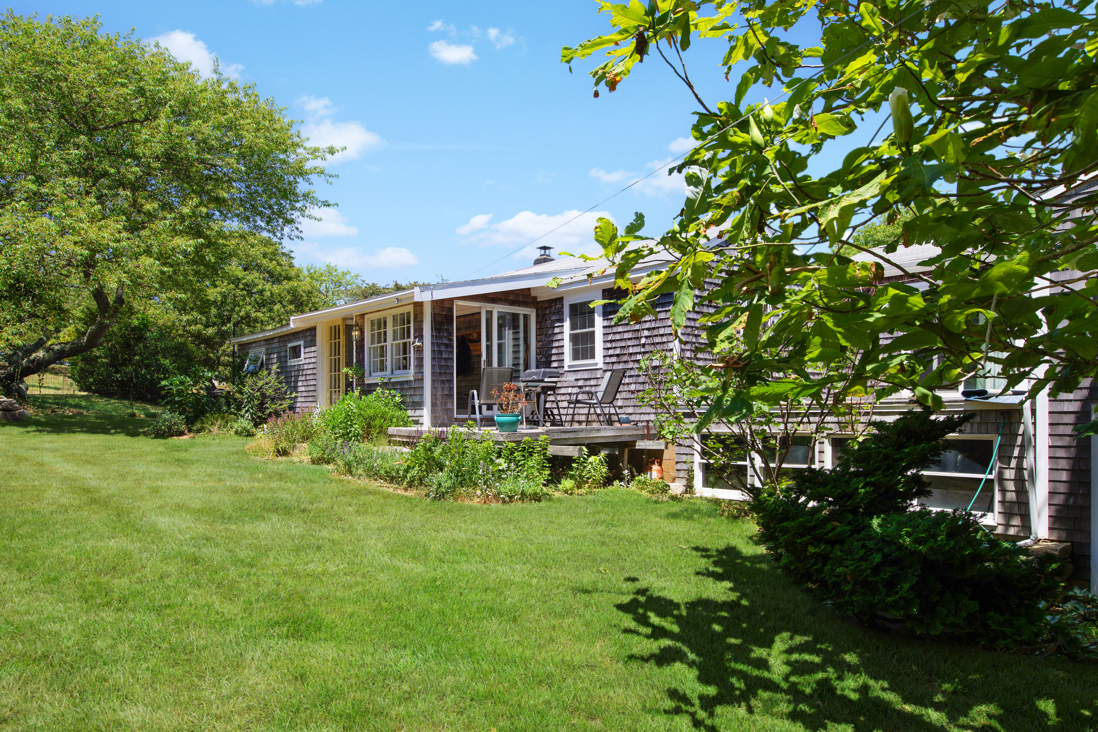 8 Rumpus Ridge Road Chilmark, MA 02535 - Photo 17 of 27