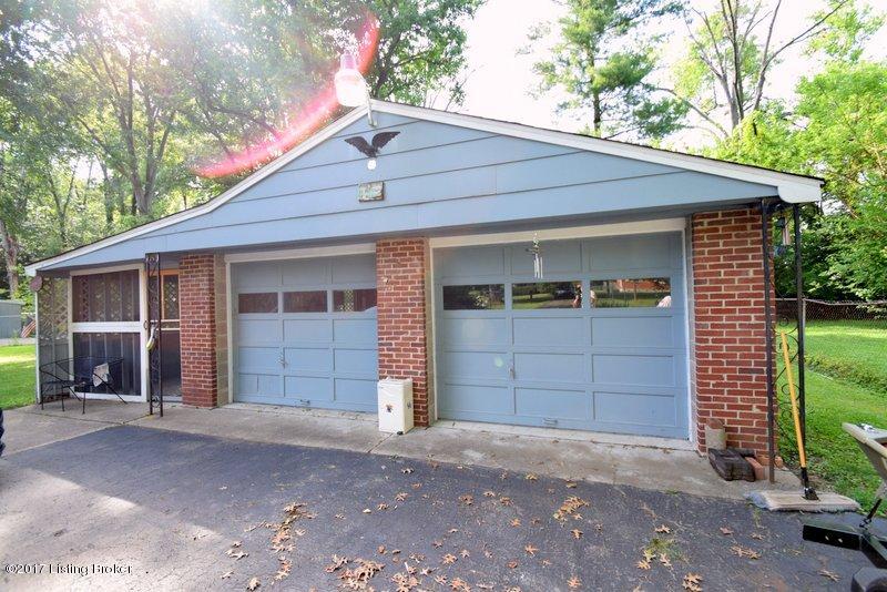 4307 Lambert Road Louisville, KY 40219 - Photo 4 of 34 DSC_0469