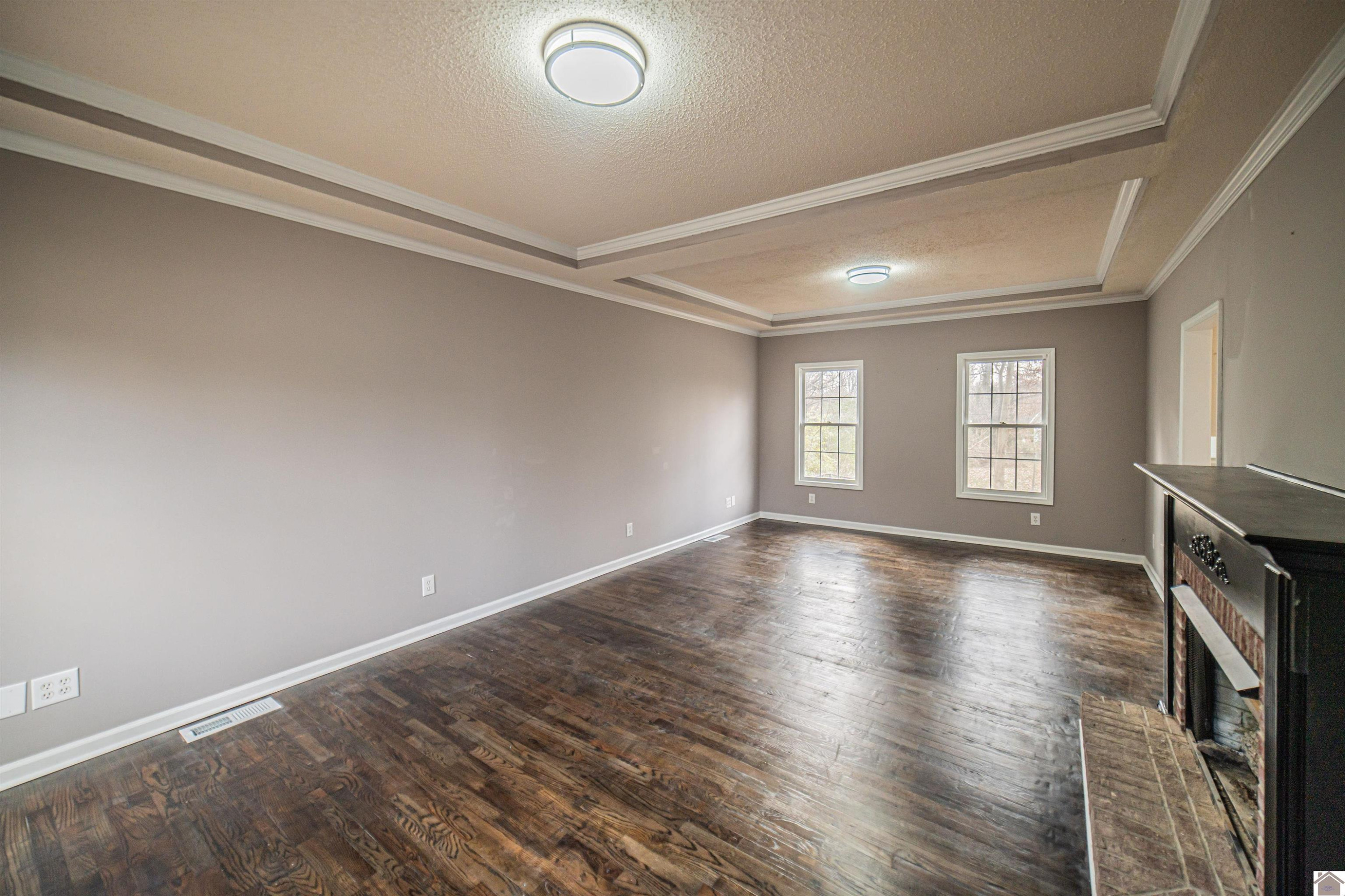 4010 Clinton Road Paducah, KY 42001 - Photo 10 of 37 Living Room
