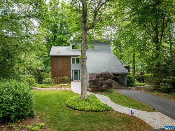 $1,175,000 | 4 Lakeview Circle, Palmyra, VA 22963
