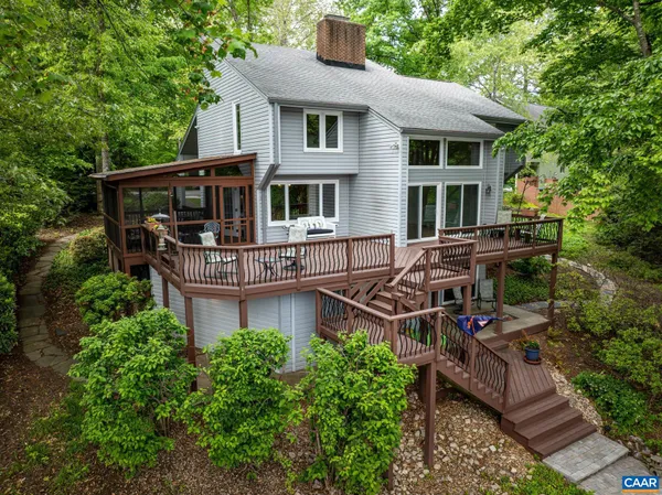 $1,175,000 | 4 Lakeview Circle, Palmyra, VA 22963
