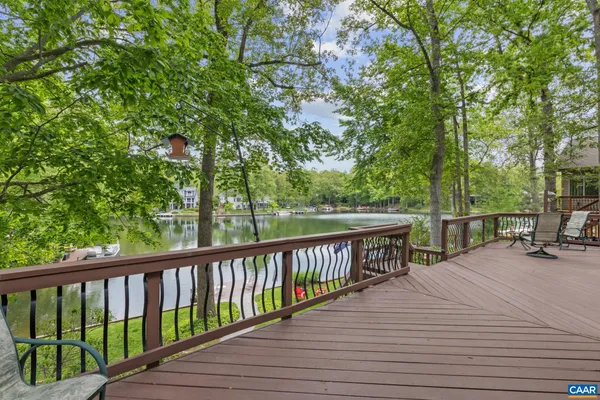 $1,175,000 | 4 Lakeview Circle, Palmyra, VA 22963