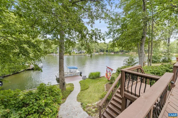 $1,175,000 | 4 Lakeview Circle, Palmyra, VA 22963
