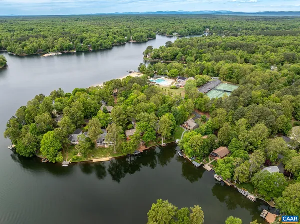 $1,175,000 | 4 Lakeview Circle, Palmyra, VA 22963