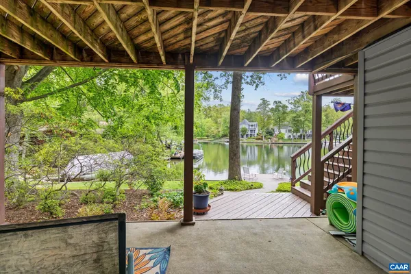 $1,175,000 | 4 Lakeview Circle, Palmyra, VA 22963