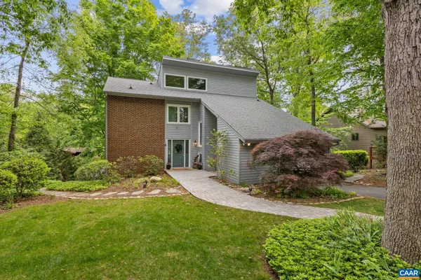 $1,175,000 | 4 Lakeview Circle, Palmyra, VA 22963