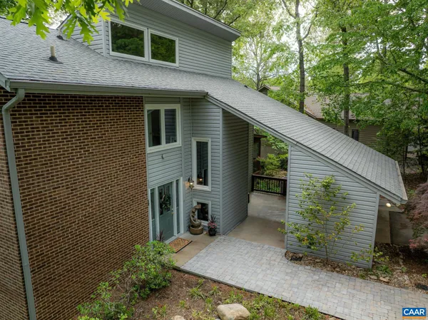 $1,175,000 | 4 Lakeview Circle, Palmyra, VA 22963