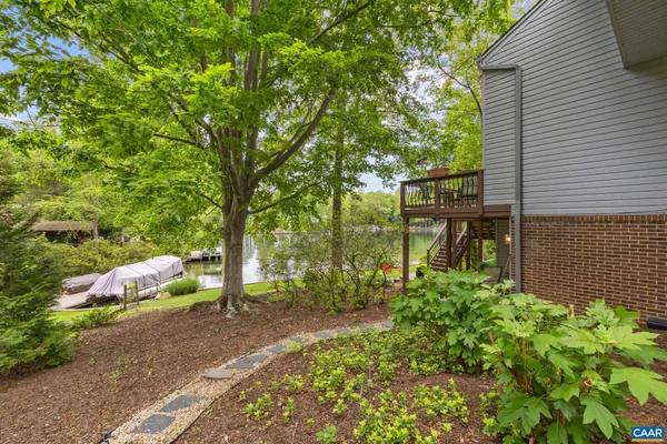 $1,175,000 | 4 Lakeview Circle, Palmyra, VA 22963