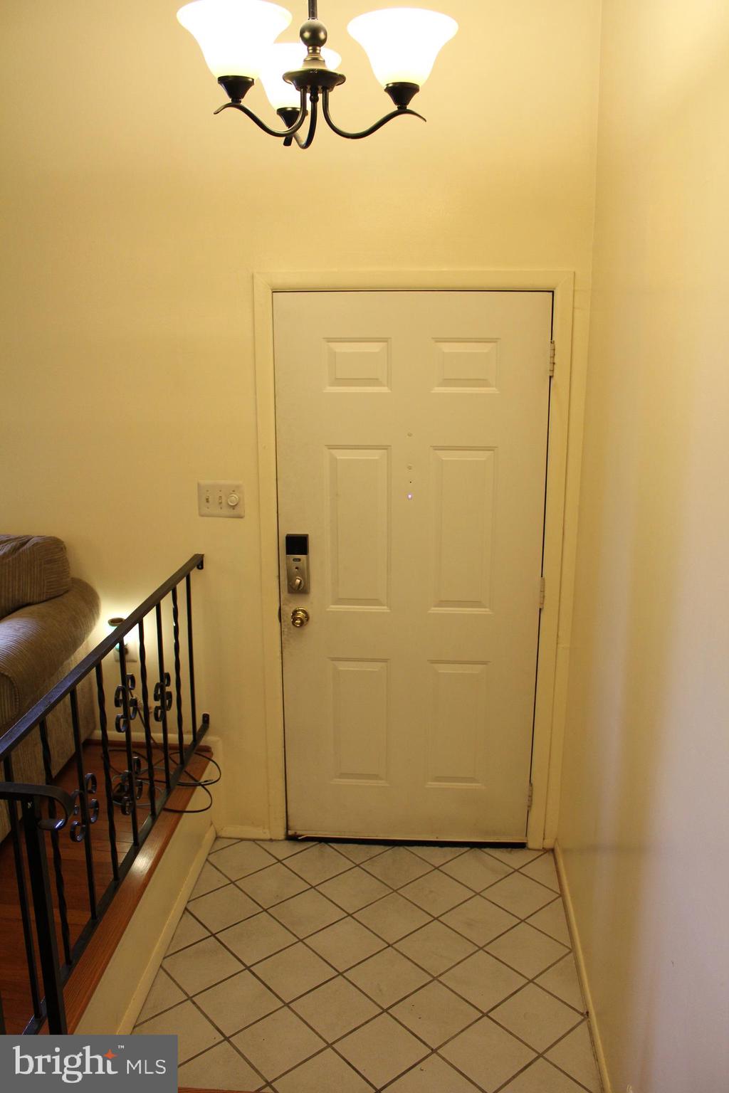 1805 Jackson Road Baltimore, MD 21222 - Photo 3 of 51 Entry/Foyer
