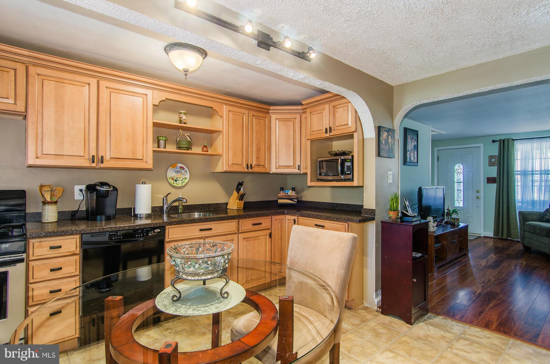 3719 Greenvale Road Baltimore, MD 21229 - Photo 6 of 27 Kitchen
