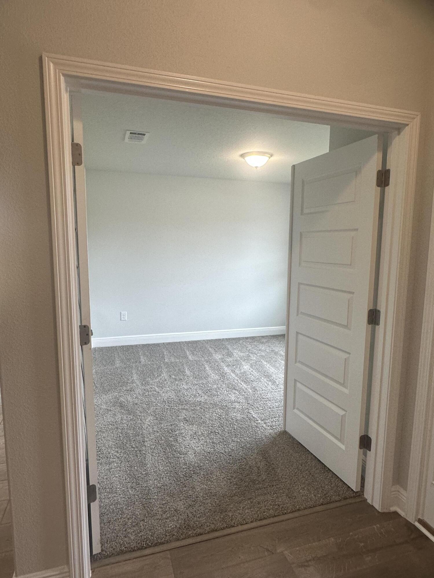 191 Ridgeway Circle Crestview, FL 32536 - Photo 4 of 26 a view of walk in closet