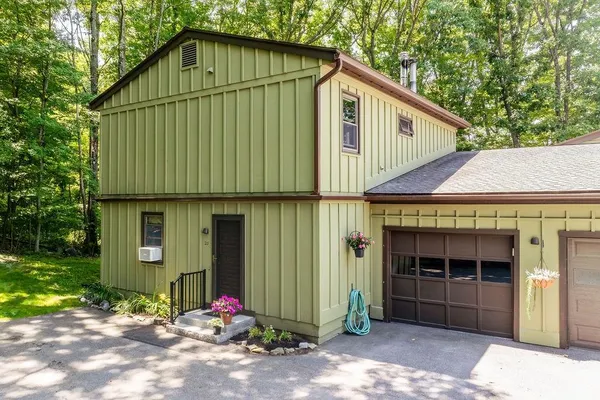 $385,000 | 26 Pleasant Street, Unit 25, Lebanon, NH 03784