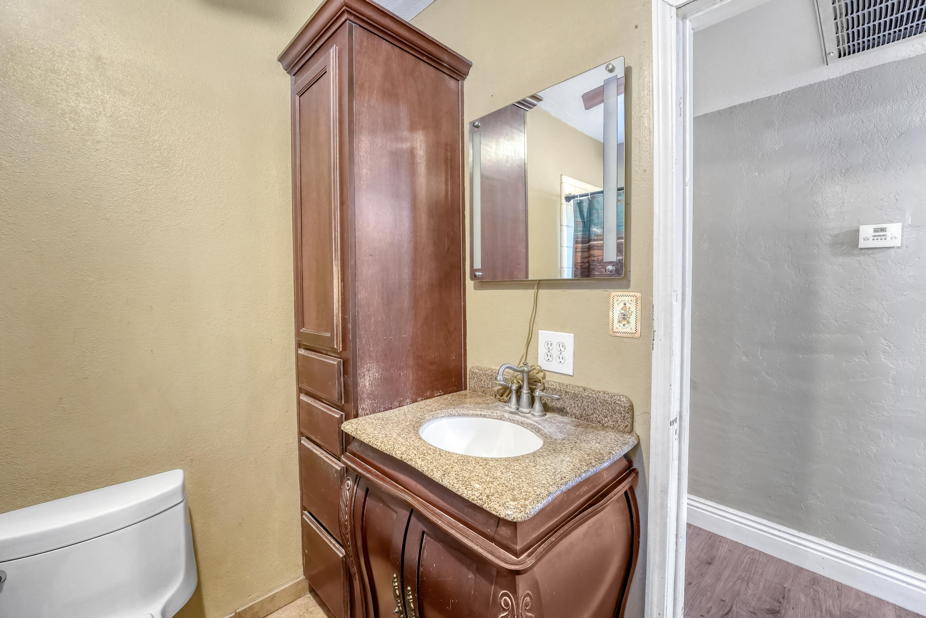 316 West Visalia Road Exeter, CA 93221 - Photo 17 of 29 19