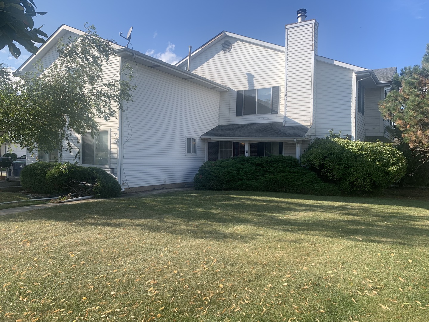 31 Churn Road Matteson, IL 60443 - Photo 1 of 10 a view of a house with a yard