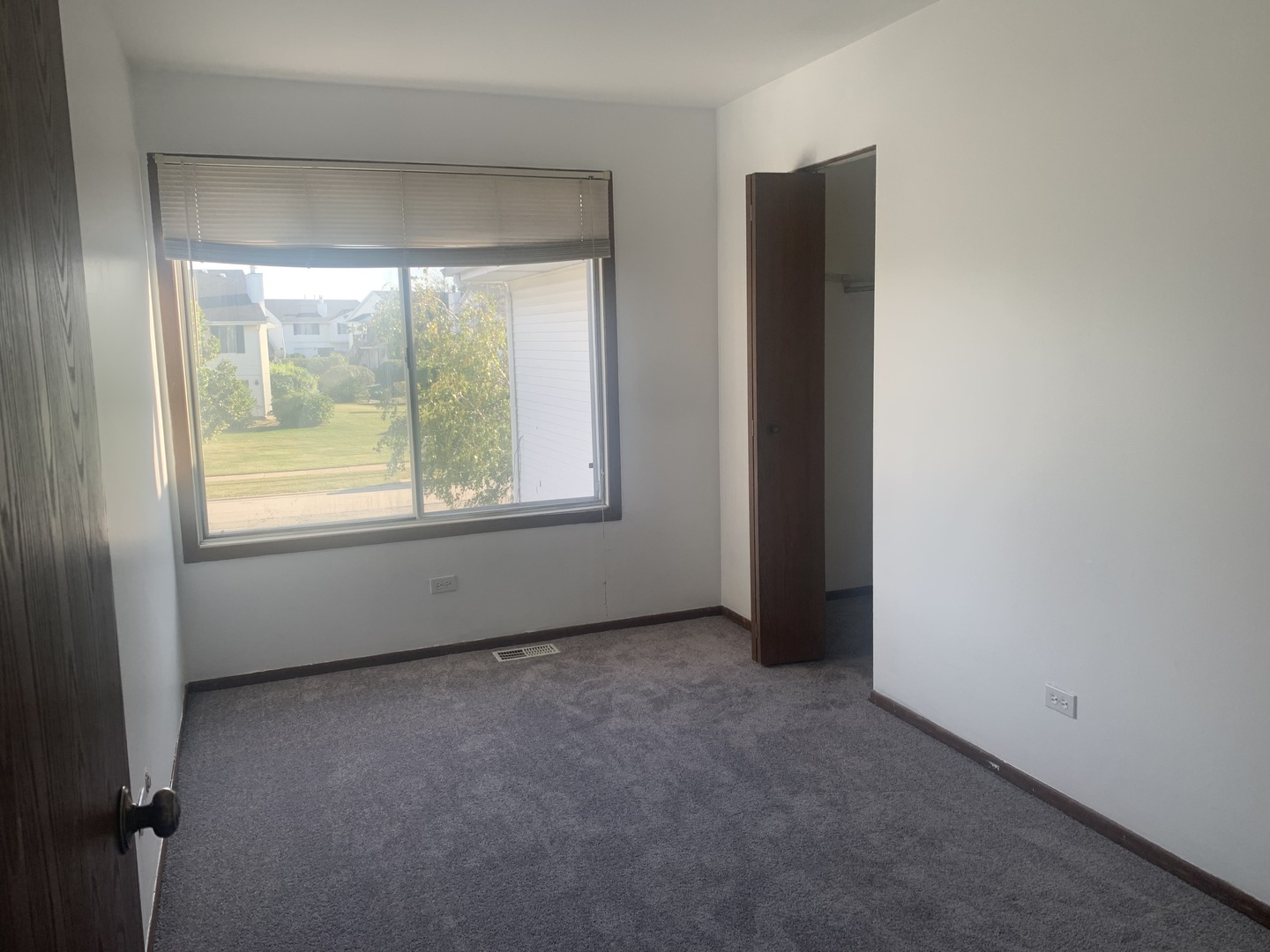 31 Churn Road Matteson, IL 60443 - Photo 8 of 10 an empty room with a window