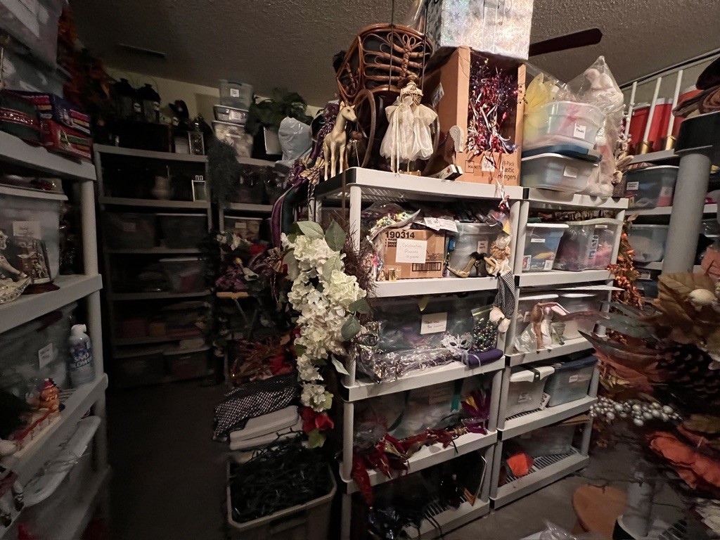 974 Lynchburg Road Winchester, TN 37398 - Photo 25 of 51 a view of walk in closet