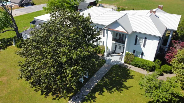 $549,900 | 974 Lynchburg Road, Winchester, TN 37398