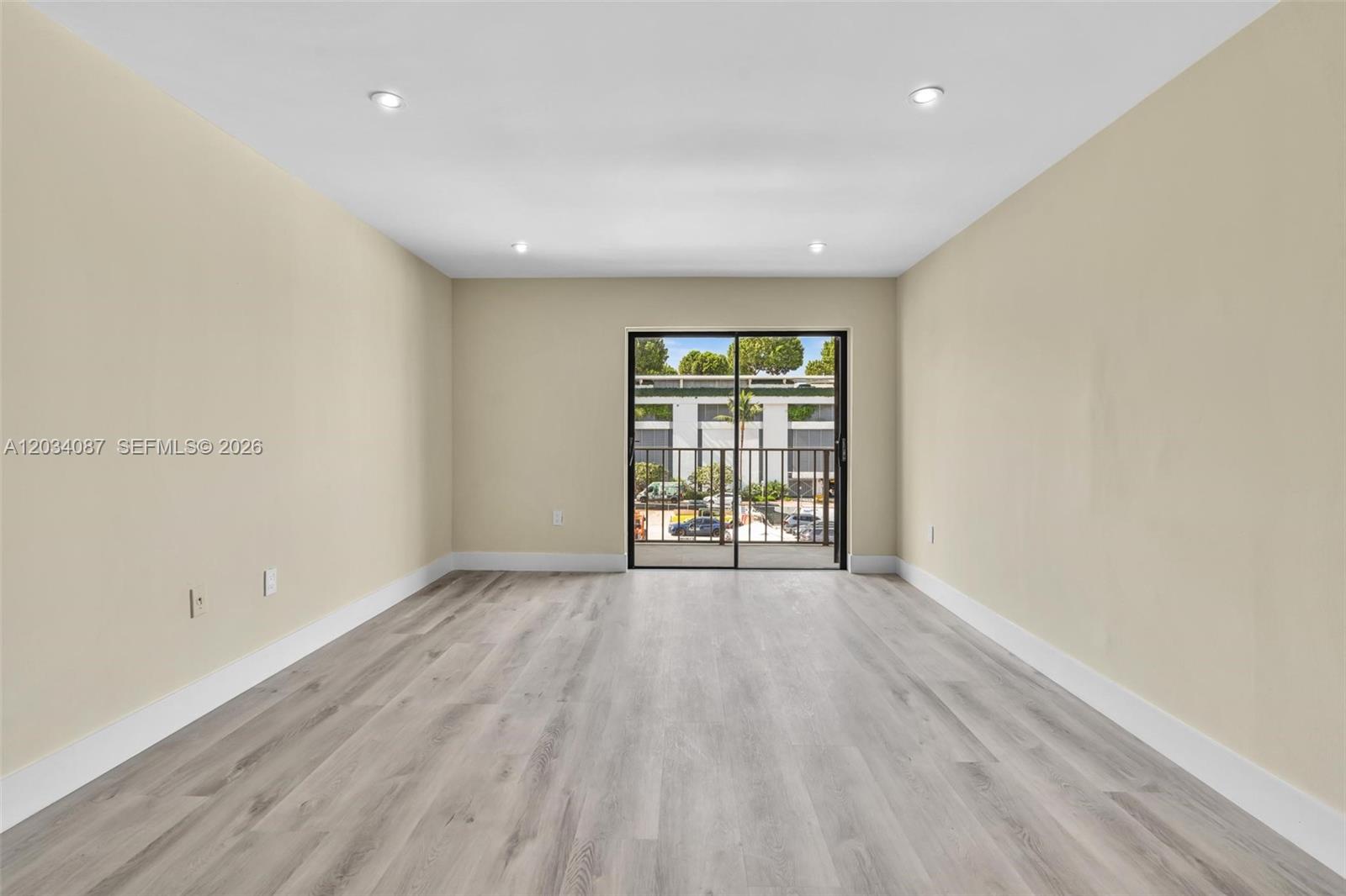 9124 Collins Avenue, Unit 304 Surfside, FL 33154 - Photo 14 of 32
