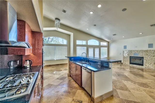 $3,499 | 8129 Pacific Cove Drive, Las Vegas, NV 89128