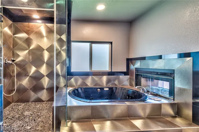 $3,499 | 8129 Pacific Cove Drive, Las Vegas, NV 89128