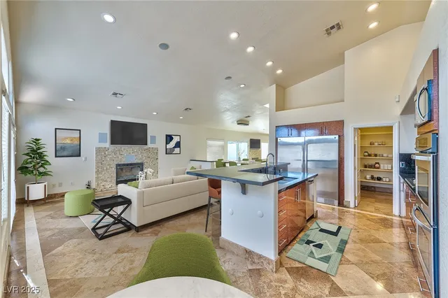 $3,499 | 8129 Pacific Cove Drive, Las Vegas, NV 89128