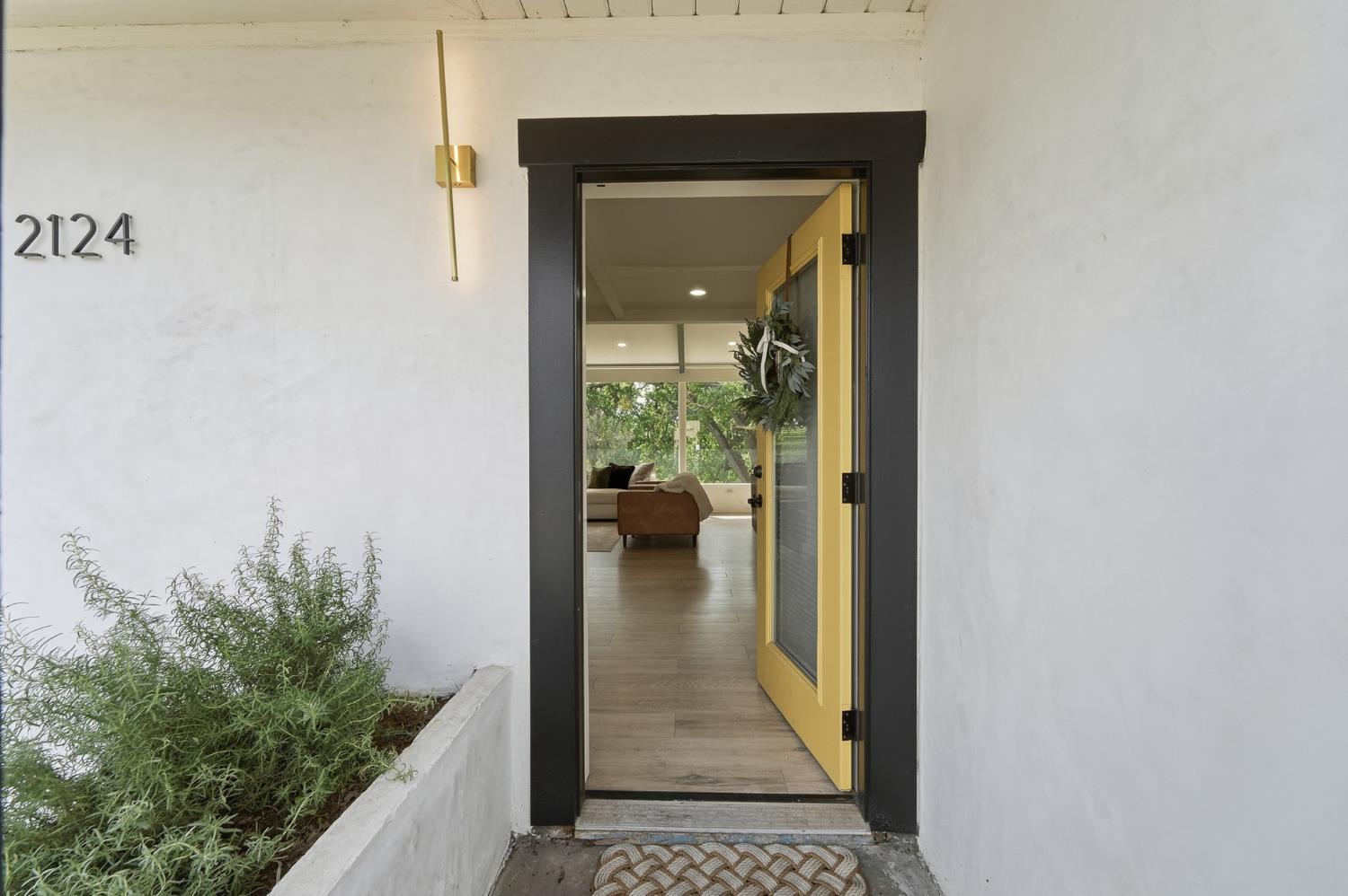 2124 Scenic Drive Modesto, CA 95355 - Photo 6 of 67