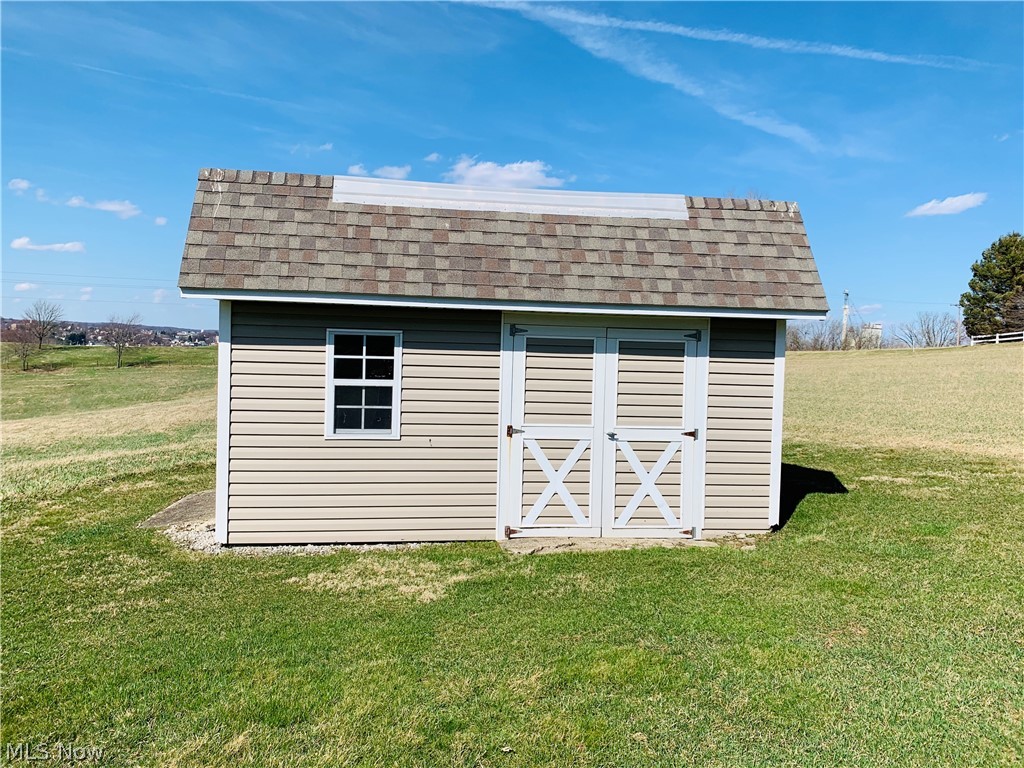 9553 Yoder Road Southwest Sugarcreek, OH 44681 - Photo 32 of 35 Gallery Image 32
