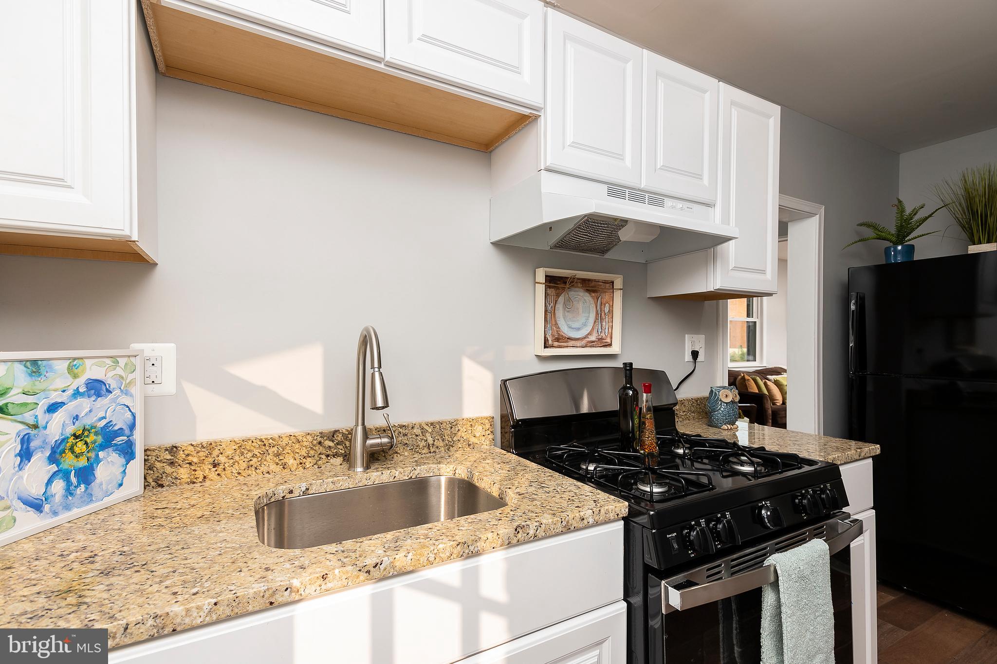 400 Old Riverside Road Baltimore, MD 21225 - Photo 11 of 30 Kitchen (alt view)