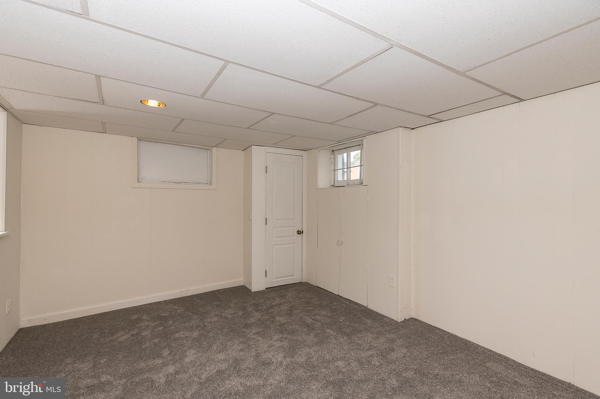 400 Old Riverside Road Baltimore, MD 21225 - Photo 14 of 30 Family Room