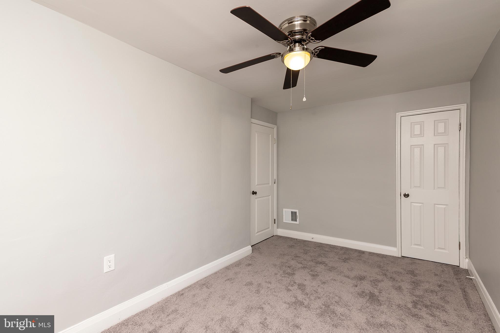 400 Old Riverside Road Baltimore, MD 21225 - Photo 22 of 30 Primary Bedroom (alt view)