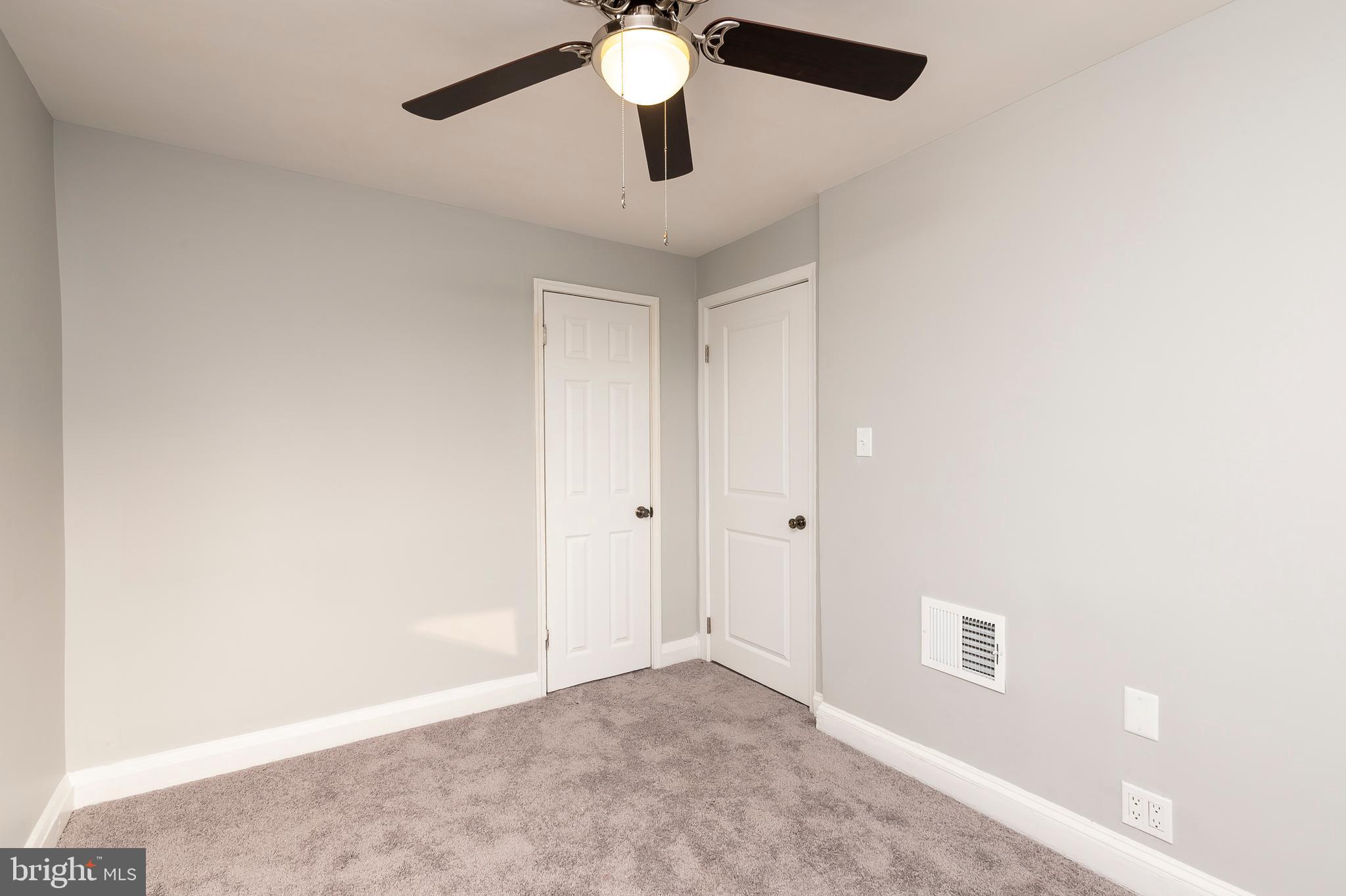 400 Old Riverside Road Baltimore, MD 21225 - Photo 26 of 30 Bedroom 3 (alt view)