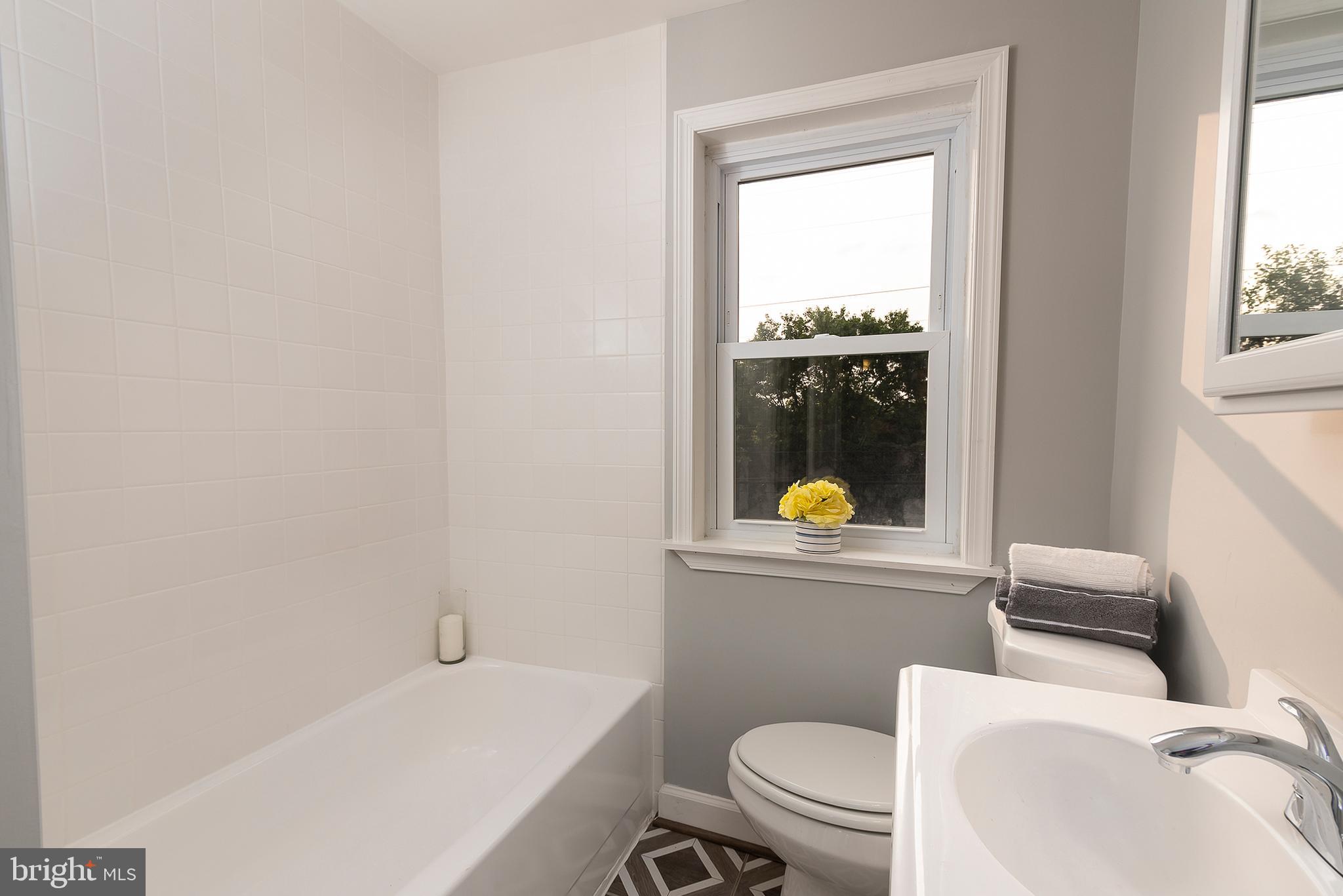 400 Old Riverside Road Baltimore, MD 21225 - Photo 27 of 30 Bathroom