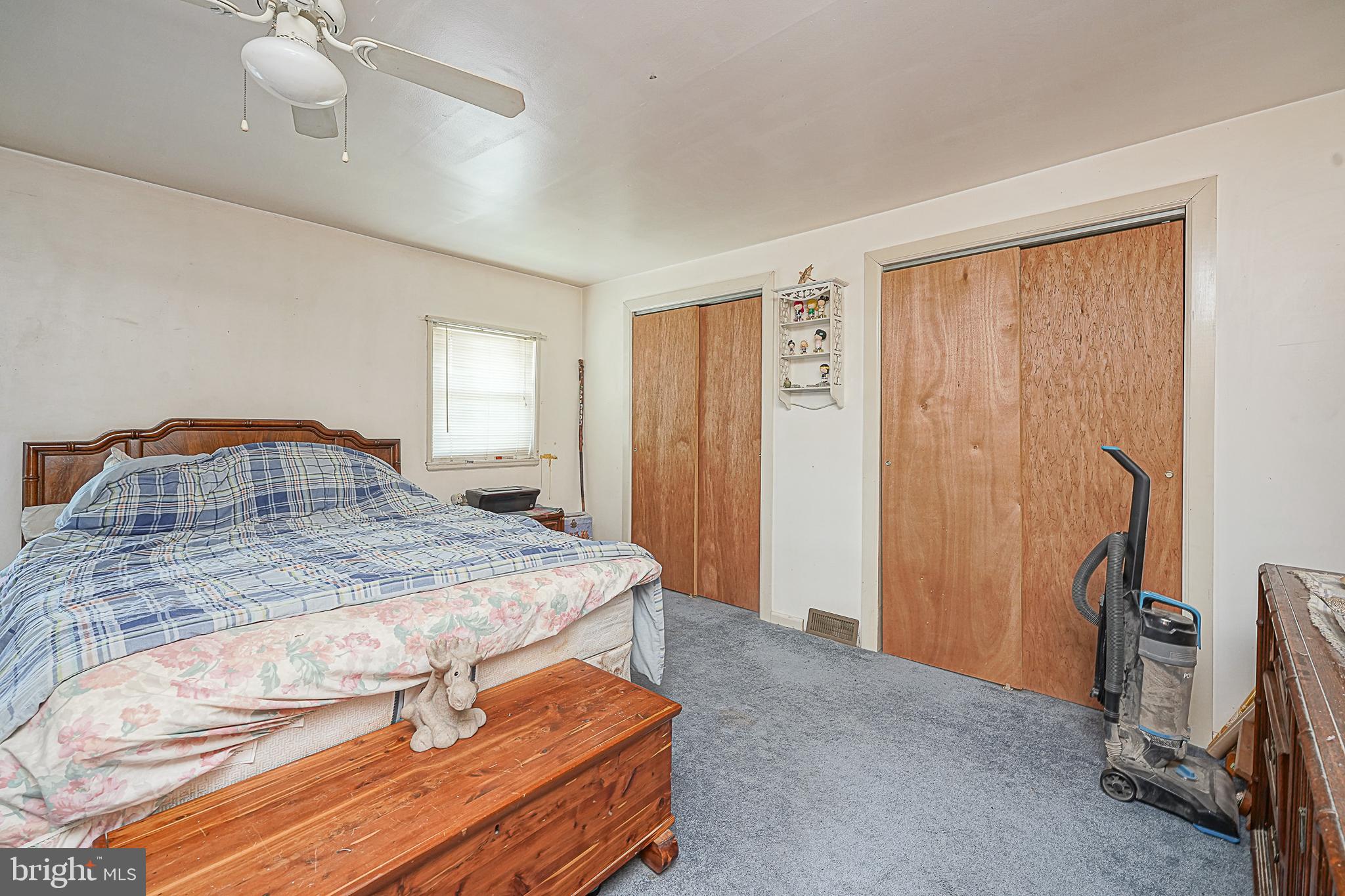 12645 Medford Road Philadelphia, PA 19154 - Photo 15 of 27 a bedroom with a bed and a dresser