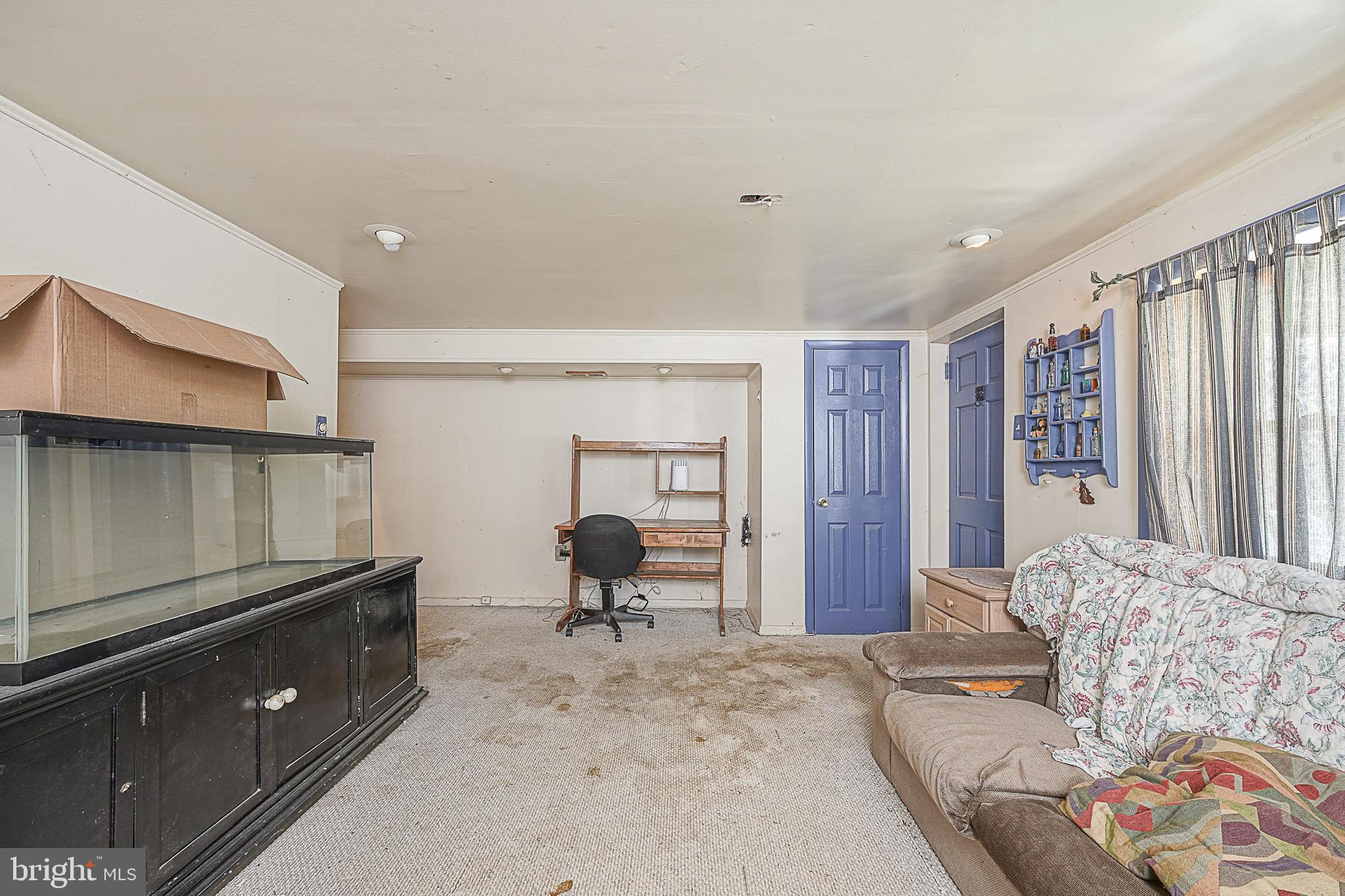 12645 Medford Road Philadelphia, PA 19154 - Photo 23 of 27 a living room with furniture