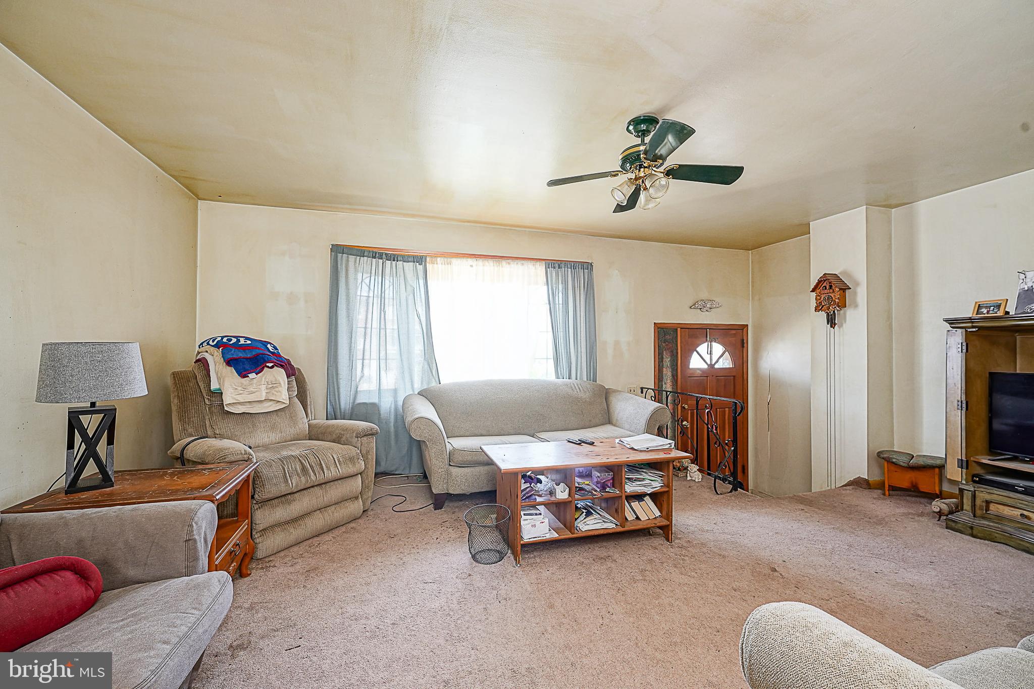 12645 Medford Road Philadelphia, PA 19154 - Photo 4 of 27 a bedroom with bed and window