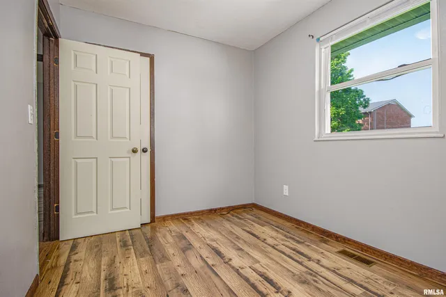 $144,500 | 518 Roddy Road, Salem, IL 62881