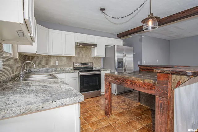 $144,500 | 518 Roddy Road, Salem, IL 62881