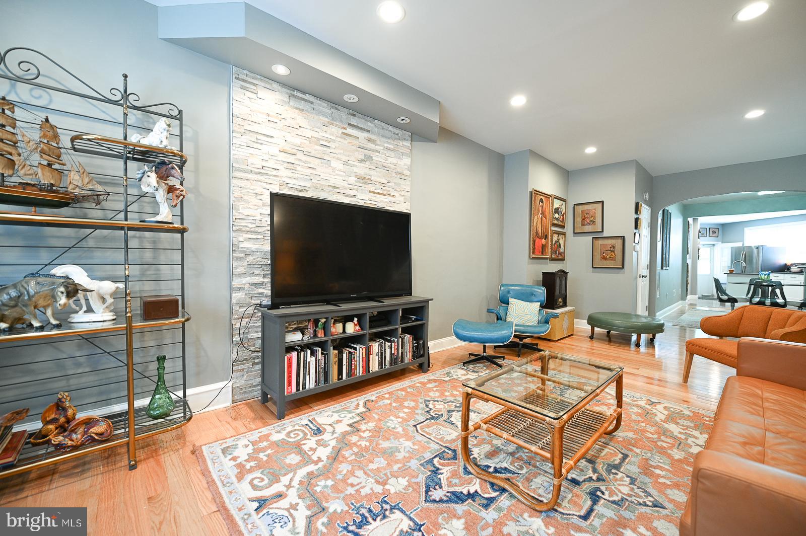 5208 Ridge Avenue Philadelphia, PA 19128 - Photo 3 of 24 Living Room