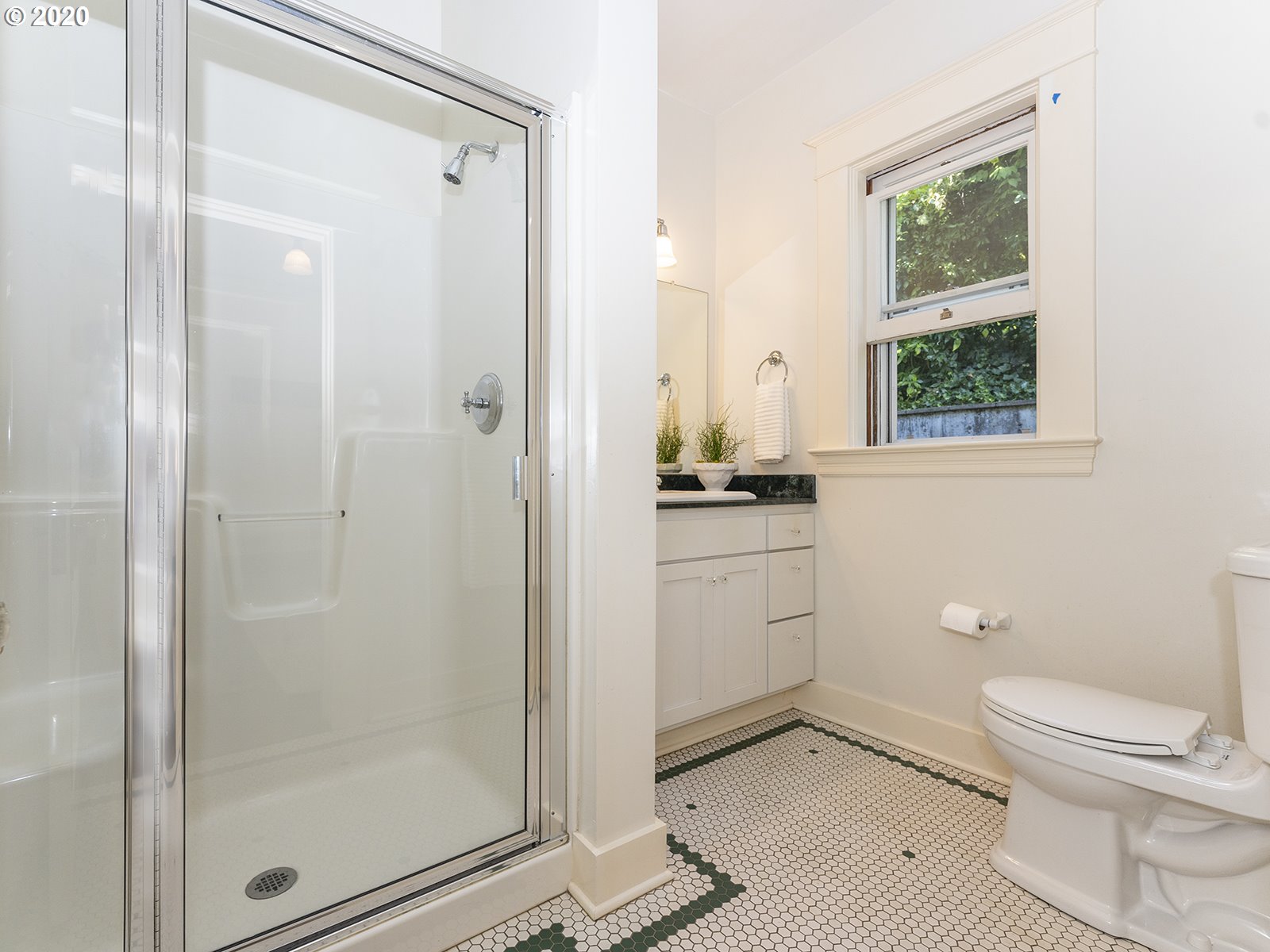 4131 Southwest Condor Avenue Portland, OR 97239 - Photo 15 of 32 Gallery Image 15